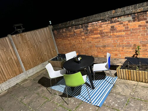 Wonderful 2 bed flat in the  town centre/free parking.