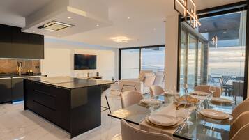 Vila | 3 kamar tidur dan meja kerja