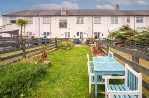 Outdoor dining - Seabird of Trearddur Bay Anglesey (Trearddur Bay)