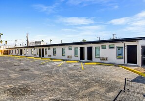 Exterior - Studios On Fourth (McAllen)