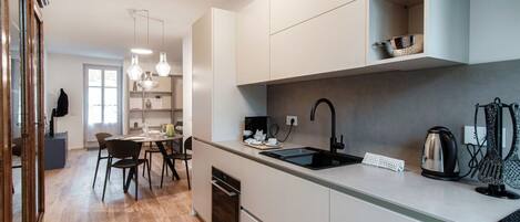 Fridge, microwave, oven, stovetop