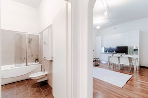 ジェットバス、ヘアドライヤー、ビデ