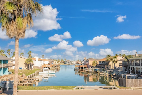 Marina - C Waterfront Escape Stunning Sunsets & Full Condo (Corpus Christi)