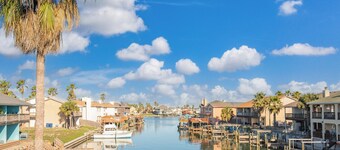 C Waterfront Escape Stunning Sunsets & Full Condo