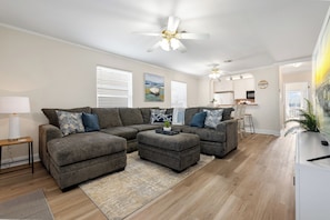 Smart TV - C Waterfront Escape Stunning Sunsets & Full Condo (Corpus Christi)