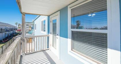 C Waterfront Escape Stunning Sunsets & Full Condo