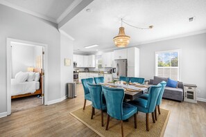 4 Schlafzimmer, Schreibtisch, Bügeleisen/Bügelbrett, kostenloses WLAN