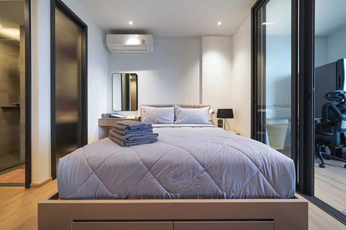 1 chambre, literie hypoallergénique, couette en duvet d'oie