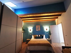 2 habitaciones, escritorio, wifi gratis y ropa de cama