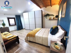 2 bedrooms, desk, free WiFi, bed sheets - LA TORRETTA apartment suite (Anagni)