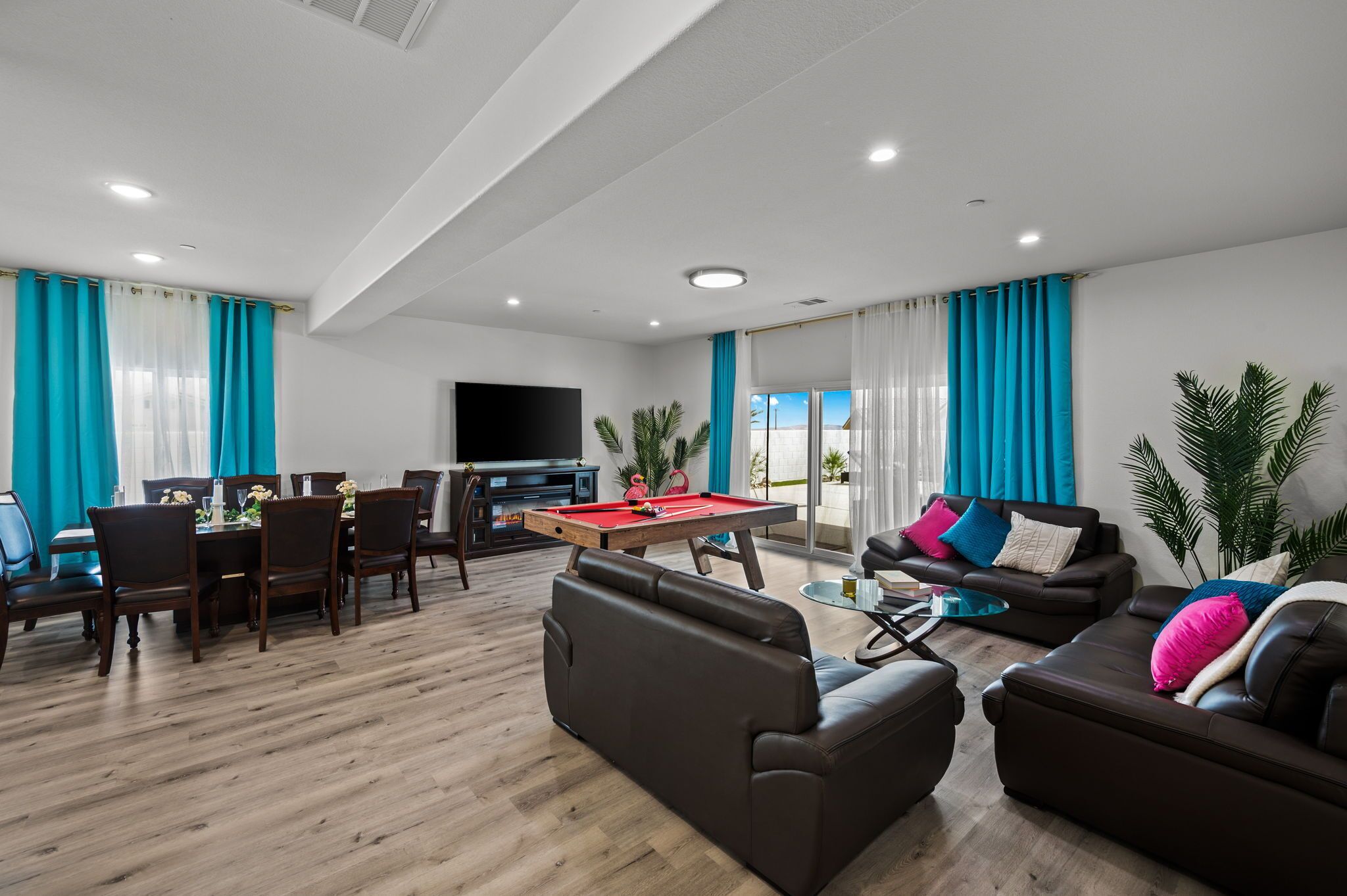 TV, fotballspill, bordtennis og bøker