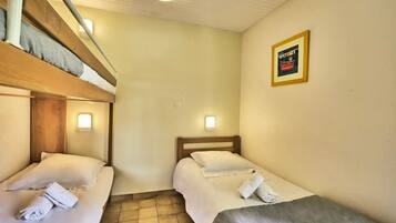 2 slaapkamers, een kluis op de kamer, internet, beddengoed