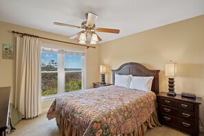 3 bedrooms, desk, free WiFi, bed sheets