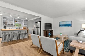 Interior - Cozy Home in Wine Country - Summer 2026 Now Open! (Cedar)