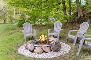 Property grounds - Cozy Home in Wine Country - Summer 2026 Now Open! (Cedar)