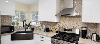 The Cove. Newly Remodeled Home.