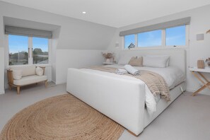 5 Schlafzimmer, Bügeleisen/Bügelbrett, Reisekinderbett, Internetzugang