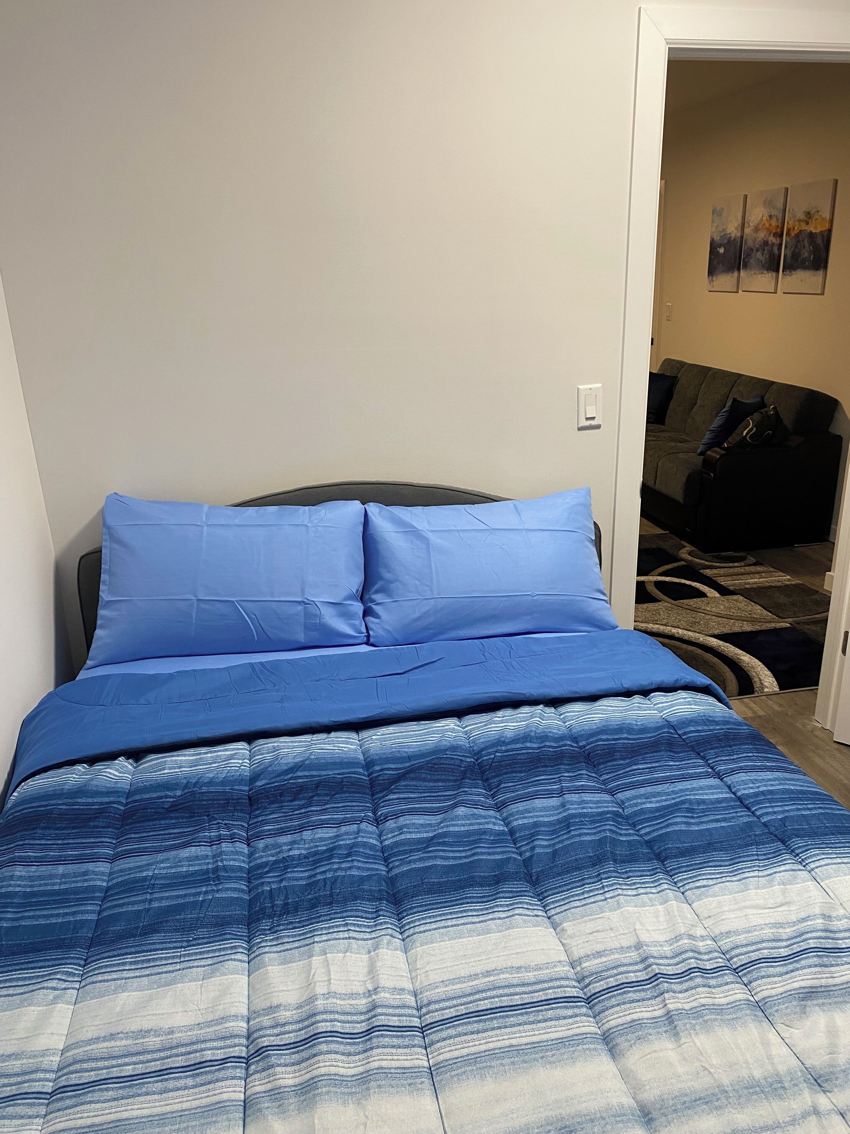 2 chambres, fer et planche à repasser, Wi-Fi, draps fournis