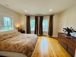 3 عدّة غرف نوم ومكتب ومكواة/لوح كي وسرير سفر