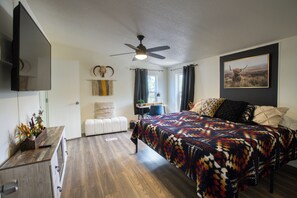 3 soverom, skrivebord, wi-fi (inkludert) og sengetøy