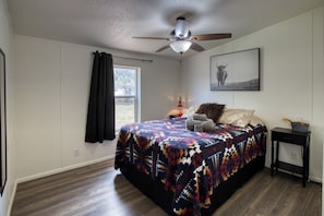 3 quartos, escrivaninha, Wi-Fi de cortesia, roupa de cama