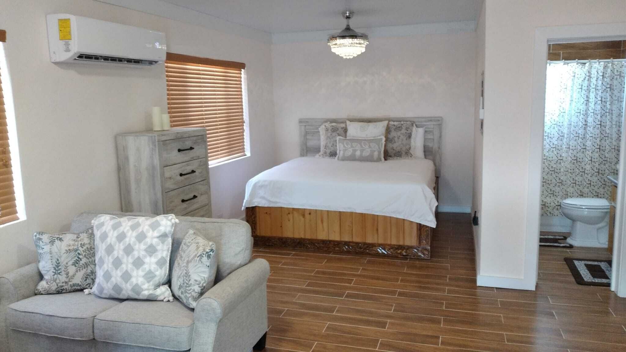 3 chambres, fer et planche à repasser, lit parapluie, Wi-Fi gratuit