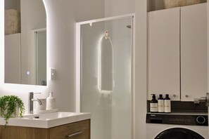 Unclassified image, 4 of 28, button - Heritage Luxe Retreat on Queens (Auckland)