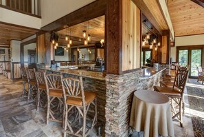 Bar (on property) - Studio Condo on the Water @ Innsbrook (Wright City)