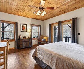 3 bedrooms, desk, iron/ironing board, free WiFi - Red Wolf Lodge | Pets, Hot Tub, Games + At-Home Movie Theater! (Black Mountain)