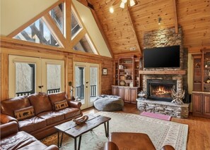 Smart TV, fireplace, ping pong