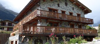 Apartment 'L'erelaz' with Mountain View and Wi-Fi
