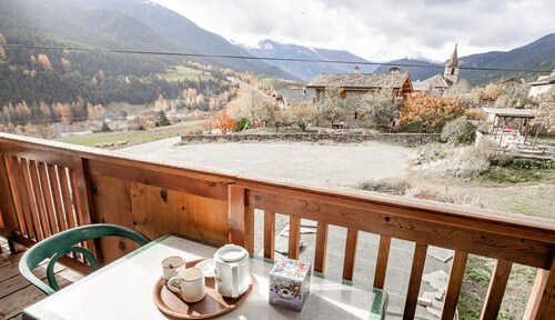 Appartement "Les Mélèzes" avec vue sur les montagnes, balcon et Wi-Fi