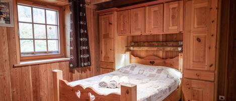 4 habitaciones, wifi gratis y ropa de cama