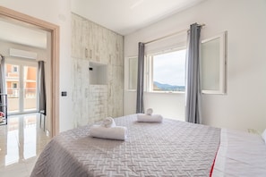 1 chambre, fer et planche Ă repasser, Wi-Fi gratuit, draps fournis