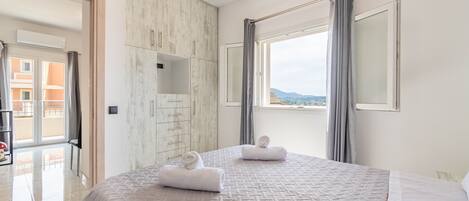 1 chambre, fer et planche à repasser, Wi-Fi gratuit, draps fournis
