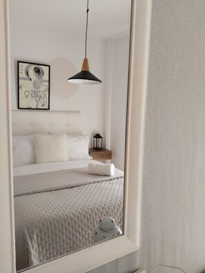 2 bedrooms, free WiFi, bed sheets - Holiday Home 'Casa De La Aldea' with Mountain Views, Wi-Fi and Air Conditioning (Baños de Santiago (Guarros))