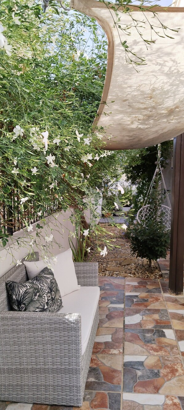 Property grounds - Holiday Home 'Casa De La Aldea' with Mountain Views, Wi-Fi and Air Conditioning (Baños de Santiago (Guarros))