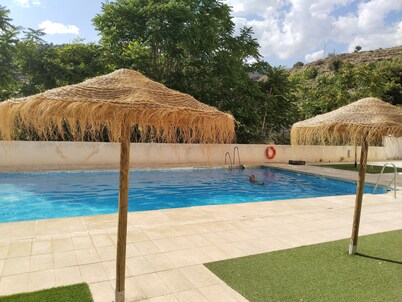 Casa de vacaciones 'Casa De La Aldea' con vistas a la montaña, Wi-Fi y aire acondicionado