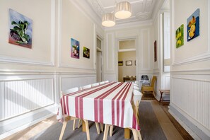Dining - Holiday Home 'Casa Da Ladeira - São Martinho' with Sea View, Shared Pool and Wi-Fi (São Martinho do Porto)