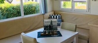 Chalet 'Strandliebe Bredene' with Private Terrace