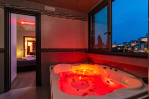 Indoor spa tub