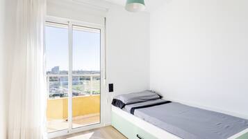 2 chambres, fer et planche à repasser, Wi-Fi gratuit, draps fournis