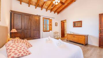 4 chambres, fer et planche à repasser, Wi-Fi gratuit, draps fournis