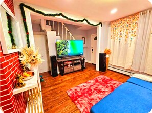 2 habitaciones, tabla de planchar con plancha, wifi y ropa de cama 