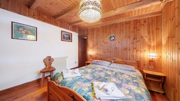 2 Schlafzimmer, Bügeleisen/Bügelbrett, Bettwäsche