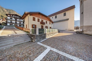 Exterior - Apartment 'Villa Maria Auronzo' with Mountain View and Private Garden (Auronzo di Cadore)