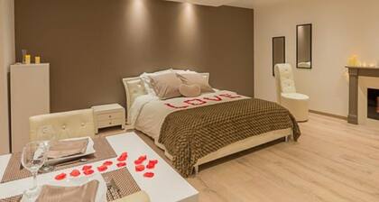 Maison d'hĂŽtes "Love Room Avec Secret Room" (chambre d'amour avec chambre secrĂšte)