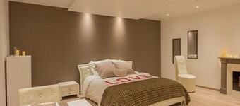 Love Room - Auvergne, Massif Central, at the Foot of the Volcanoes