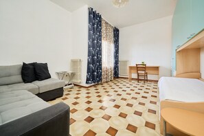 1 bedroom, desk, iron/ironing board, free WiFi