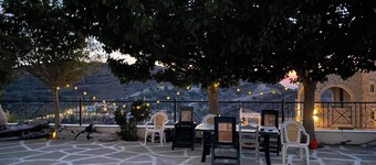 Apartment 'Spitiko  1' with Sea View, Shared Terrace and Wi-Fi